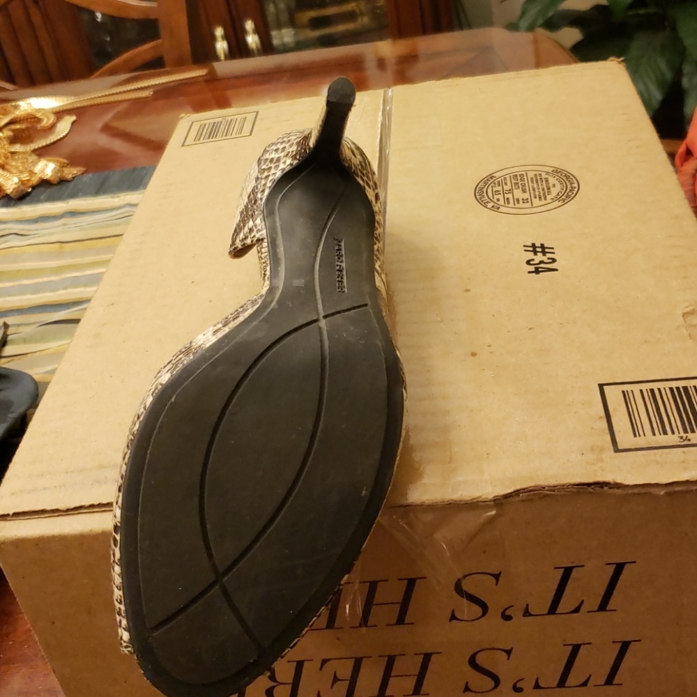 Shoes - Picture 4 of 5